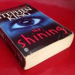 Review Buku The Shining by Stephen King